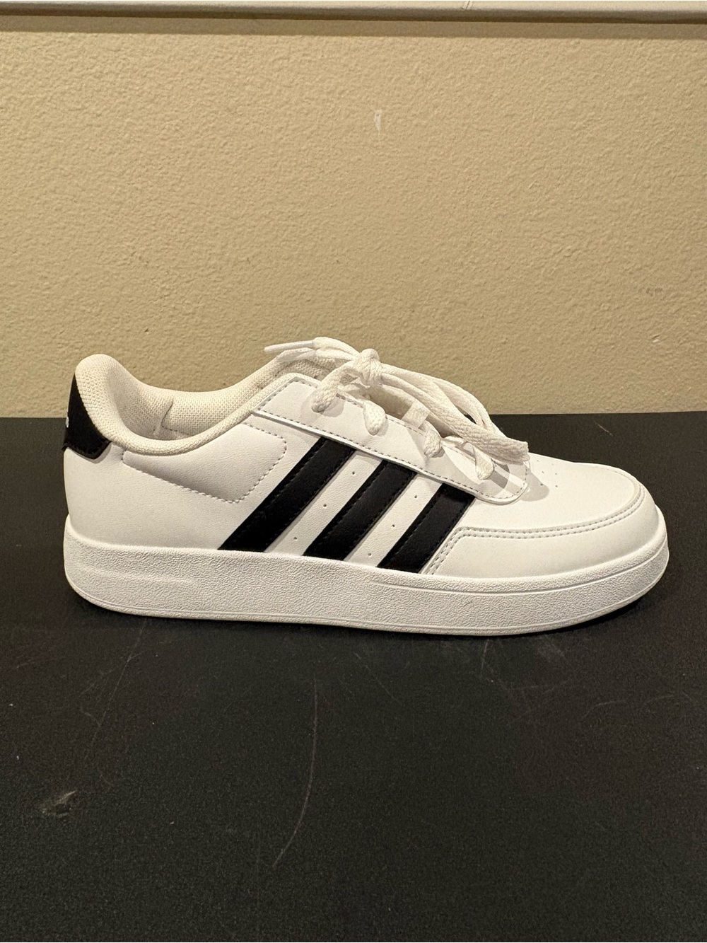 Adidas Breaknet 2.0 Kids White Tennis School Shoes Youth Size 4Y - Picture 2 of 10